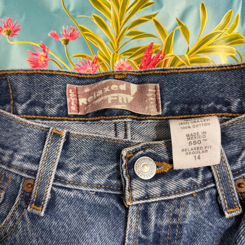 550 Relaxed Fit Levi’s denim jeans - Picture 15 of 15